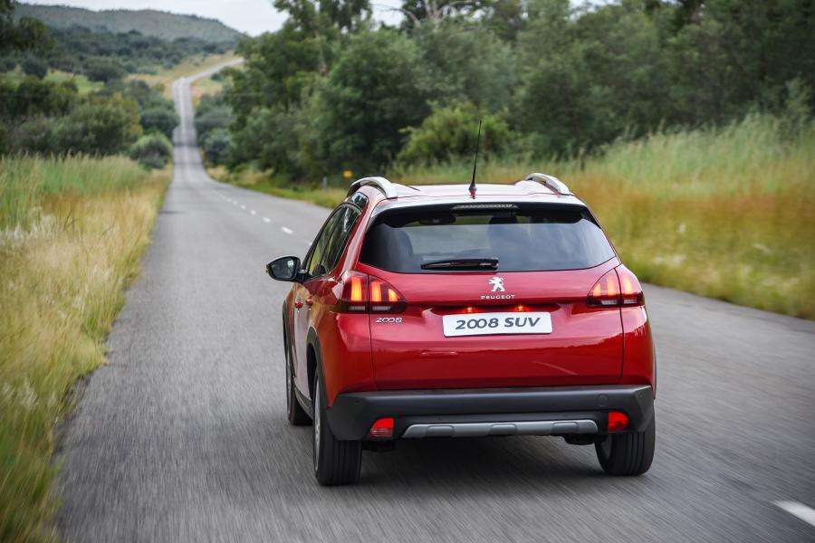  Peugeot 2008 2017 года  (ZA) (фото 12 из 32)